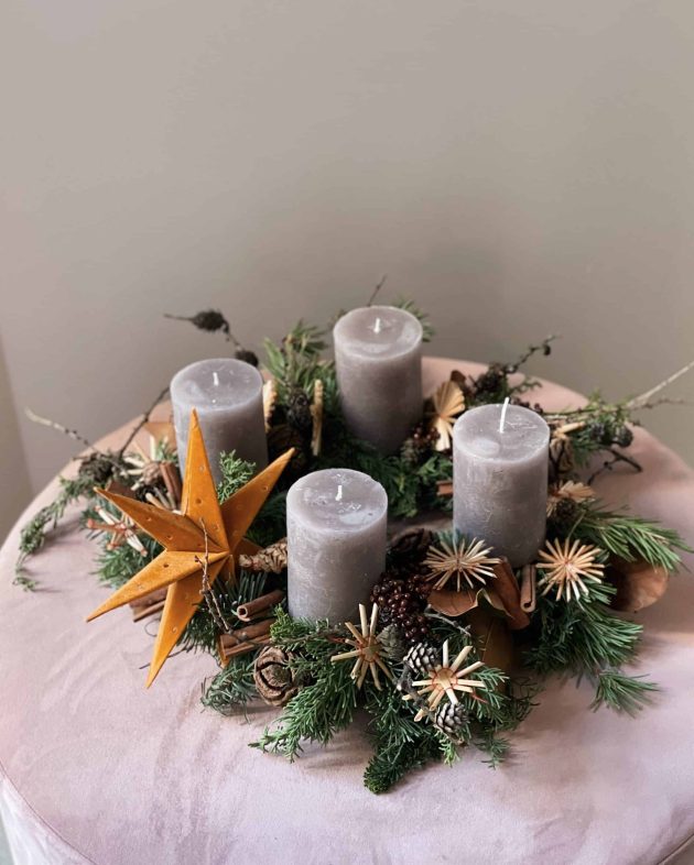 Traditional advent wreath