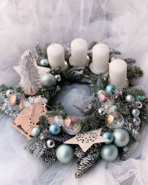 Christmas wreath: Snowy