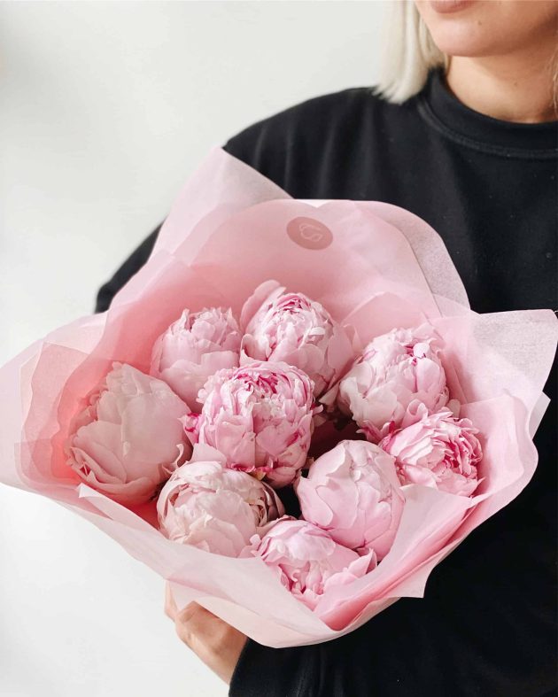 Peonies in Prague - order online with the same day delivery