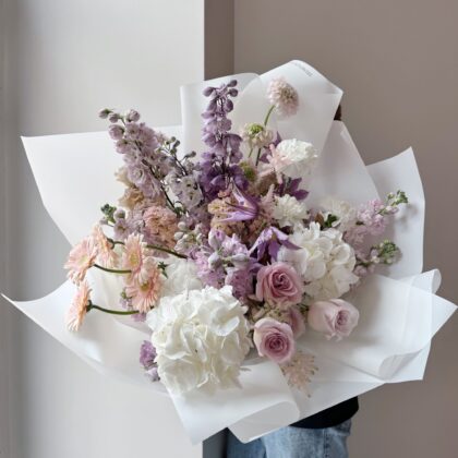 Art Bouquet L by coolflowers flower delivery in Prague