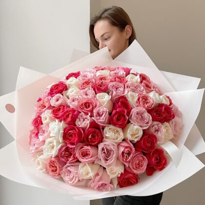 Garden roses: 101 Mix by Coolflowers flower delivery in Prague