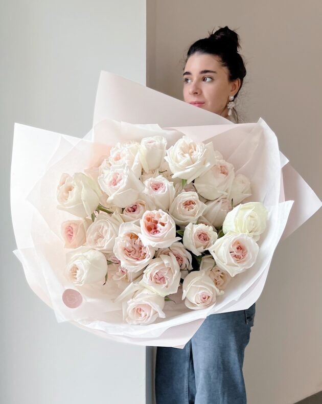 Fragrant roses: 51 Cream