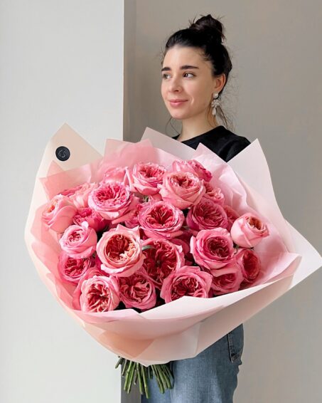 Garden roses: 51 Candy: by Coolflowers flower delivery in Prague