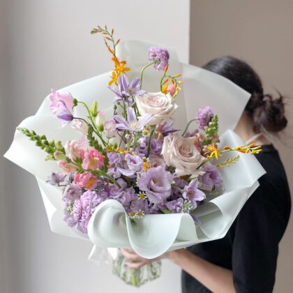 Art bouquet S by coolflowers with delivery in Prague