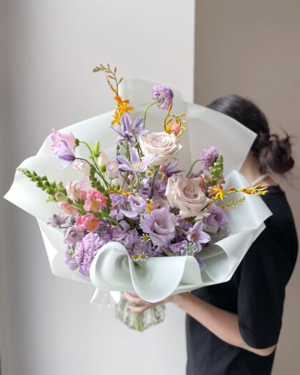 Art bouquet S by coolflowers with delivery in Prague