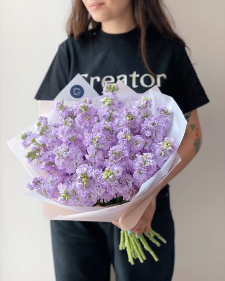 Matthiola (Stocks): Doručení květin Lilac by Coolflowers po Praze