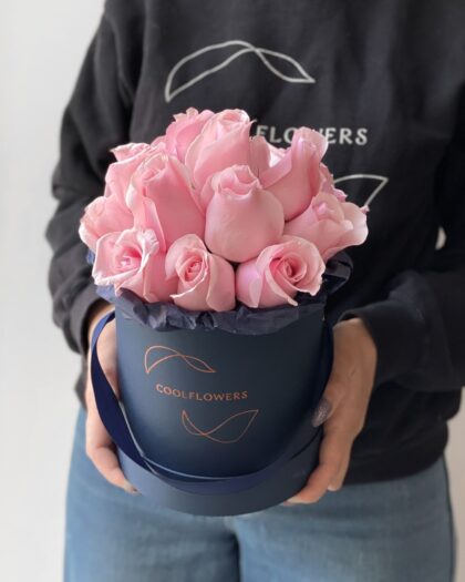 květinový box mini růžové růže od Coolflowers rozvoz květin po Praze