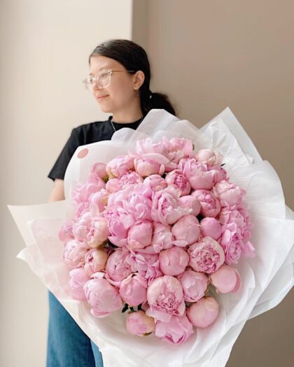 Pink peonies: 51 pc by Coolflowers flower delivery in Prague