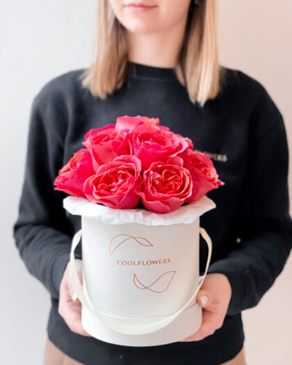 květinový box mini Scarlet pivonkove růže od Coolflowers rozvoz květin po Praze