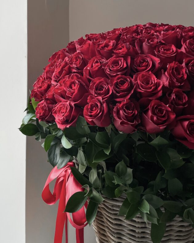 Flower basket: 201 Red roses — изображение 4