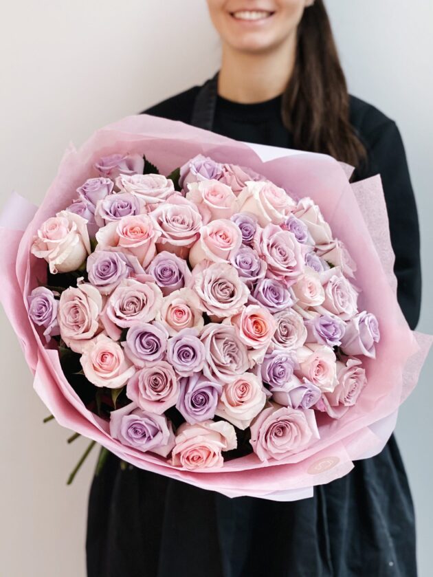 perfect pink mix 51 pc by Coolflowers flower delivery in Prague