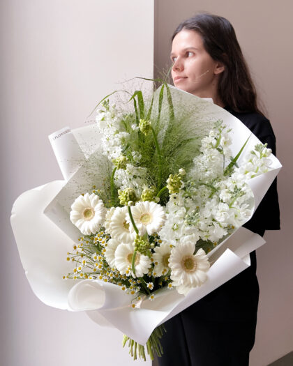 bouquet field by Coolflowers flower delivery in Prague